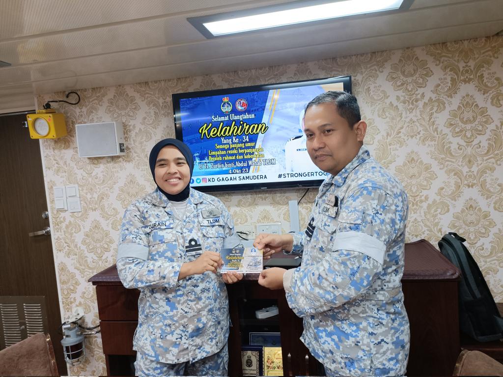 Selamat Ulangtahun Kelahiran Lt Ts. Zurain binti Abdul Wahab TLDM sebagai Pegawai Jurutera Elektrik dan Senjata @Zurain Abdul Wahab. Semoga panjang umur dan dimurahkan rezeki.

Ikhlas daripada Pegawai Memerintah serta seluruh warga KD GAGAH SAMUDERA