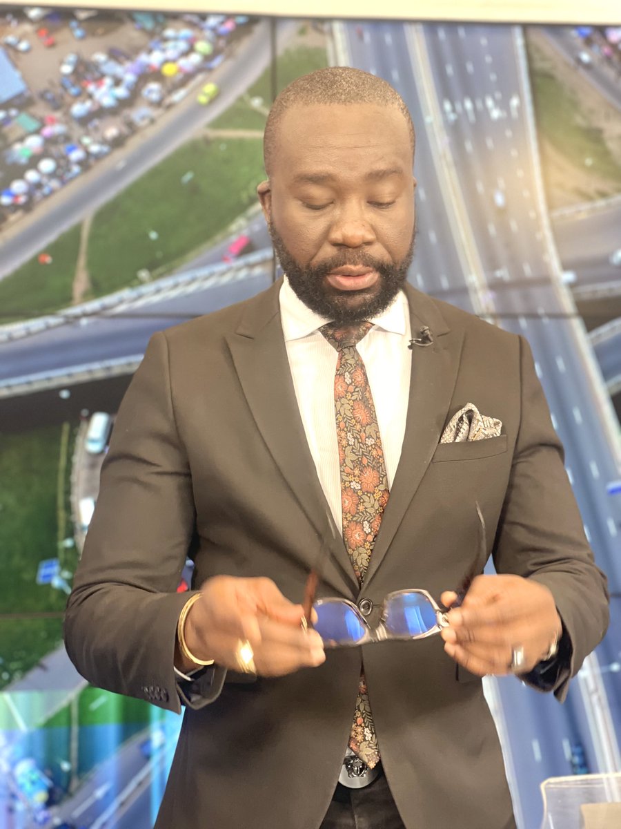 BenjaminAkakpo3's tweet photo. New Day!🌞
New Vibe!✌🏾
Same old #BangerOfAShow!💣
We call it the #AMShow!😎
Let’s get it on this #WunderbarWednesday morning - #ForGodAndCountry!🇬🇭🙌🏾
#JoyNews https://t.co/qWC1Jp1seg
