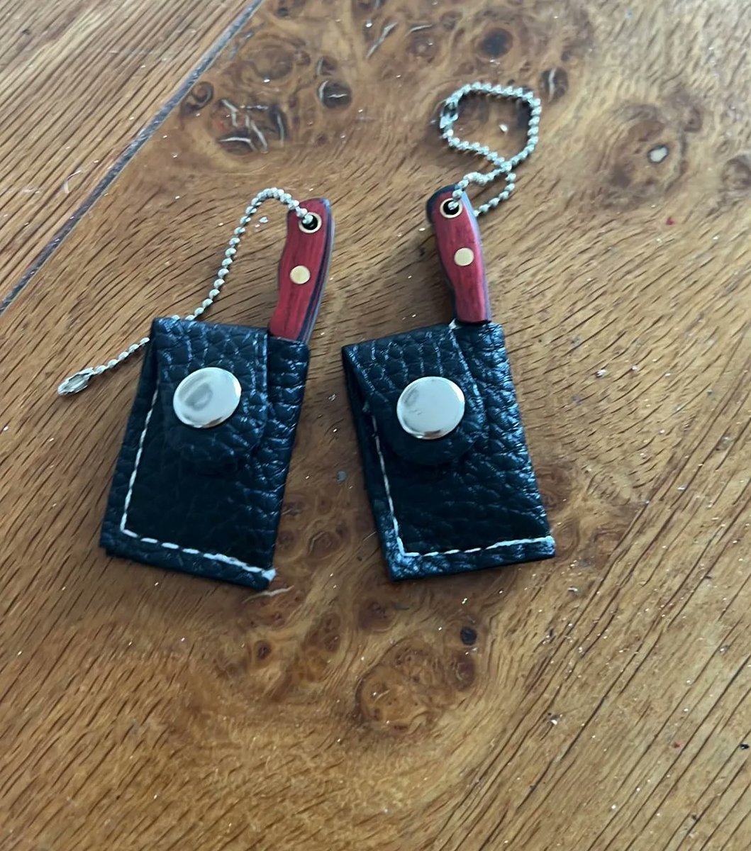 Not sure what I love most! People sending me pics of their knives or their key chain choppers!!! Free with every knife purchase whilst stocks last!
