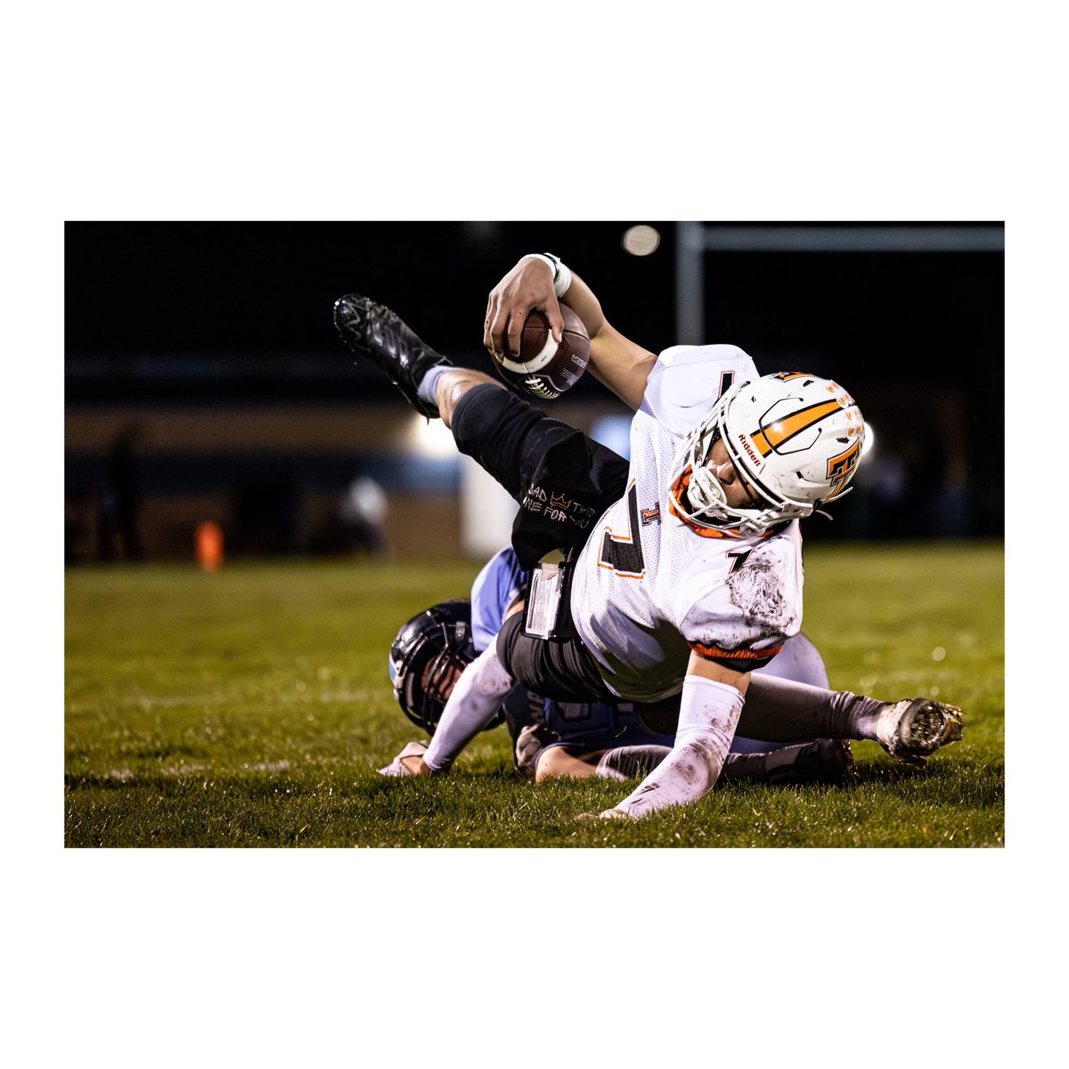 cpq_16's tweet photo. For the 2023 @MurrowCollege Rural Reporting Plunge, I got to travel to Lapwai, ID. One of the stories I helped cover was the Lapwai High School’s homecoming game against Troy.

#football #highschool #highschoolfootball #sports #sportsphotography https://t.co/Lgi6H38EuQ