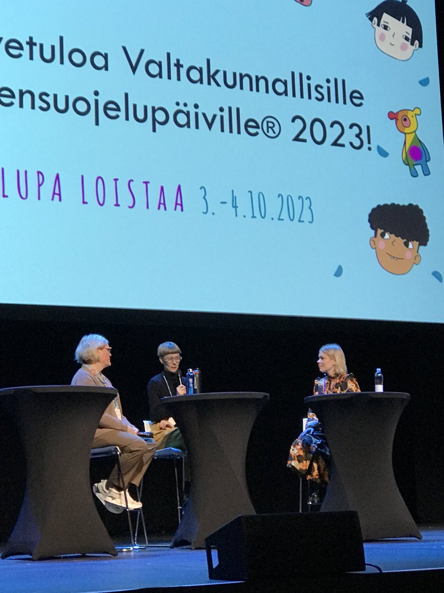 Suoraa puhetta kokemusasiantuntijoilta siitä mitä olisi varhaisessa vaiheessa voitu tehdä koko perheen puolesta ennakkoluulottomasti - viedään yhdessä tämä kuuleminen juhlalavoilta osaksi arkea #sosiaalisetInnovaatiot ##SOILAhanke #lastensuojelupäivät ⁦<a href="/lastensuojeluKL/">Lastensuojelun Keskusliitto</a>⁩
