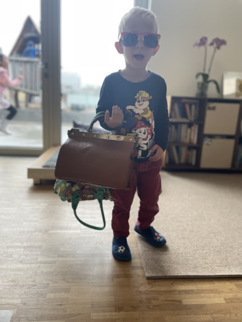 CISDK's tweet photo. As our youngest learners get to know each other, play is an amazing way in which family relationships are displayed, roles are negotiated, deciding who will be the babies and who will be the parents.

#reggio #pypschool #learnthroughplay #earlylearningeducation https://t.co/vNAr4CIZuY