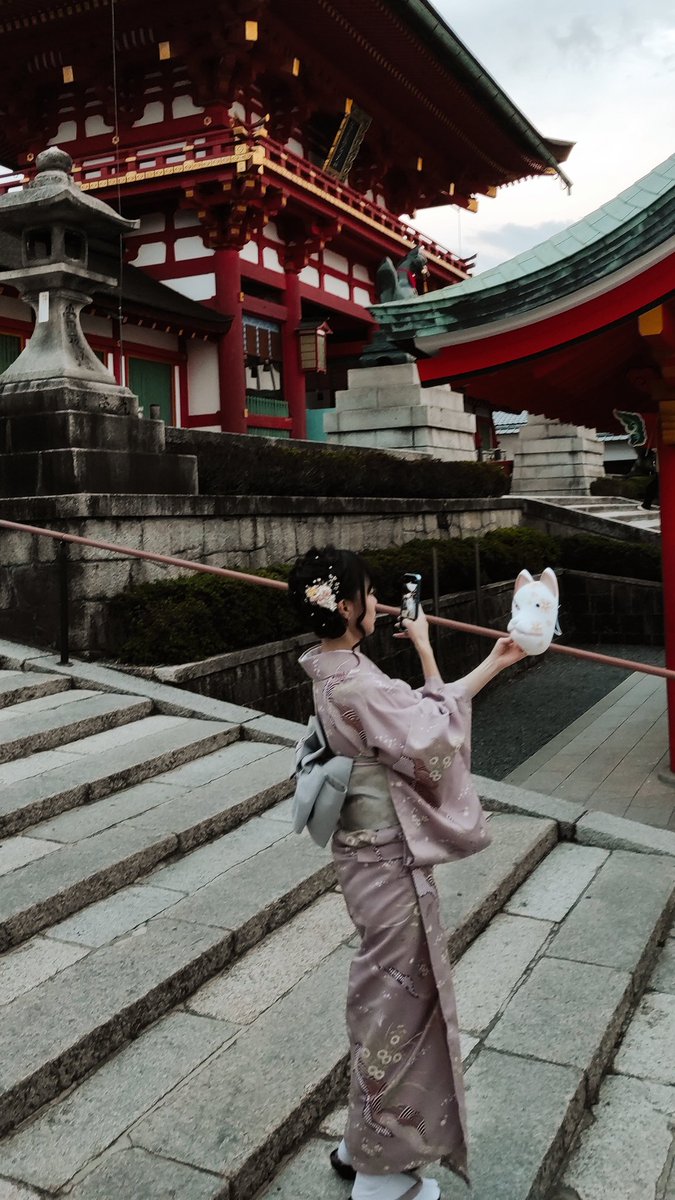 H0petal's tweet photo. Amazing day at the Fushimi-Inari ! #Japan https://t.co/hPXEK3JfKc