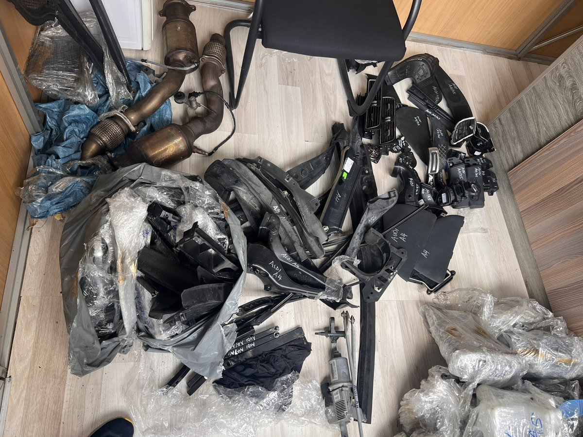 All sort of accessories for Audi A4, Audi A5 of 2015 and Tiguan 2015 as well is available. Located at baricho road behind mega mall. Dm or 📞 0722341701 <a href="/alexmwanzo/">TurboDiesel</a> <a href="/Austinakala/">Investor ⭐salvage 316.🚗 (EBS)</a> <a href="/AudiKenya/">Audi Kenya</a> <a href="/VWGroup/">Volkswagen Group</a> 
 #Audi #VW