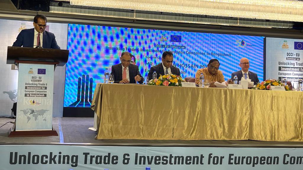 CWhiteleyEU's tweet photo. Ample ideas from business for further facilitating 🇧🇩🇪🇺commercial ties at the event on “Unlocking Trade and Investment for European Companies in 🇧🇩” organised by #DCCI and 🇪🇺Delegation- thanks to Hon Commerce Minister and BIDA Chairman for their presence. https://t.co/a8bB1sEUqO