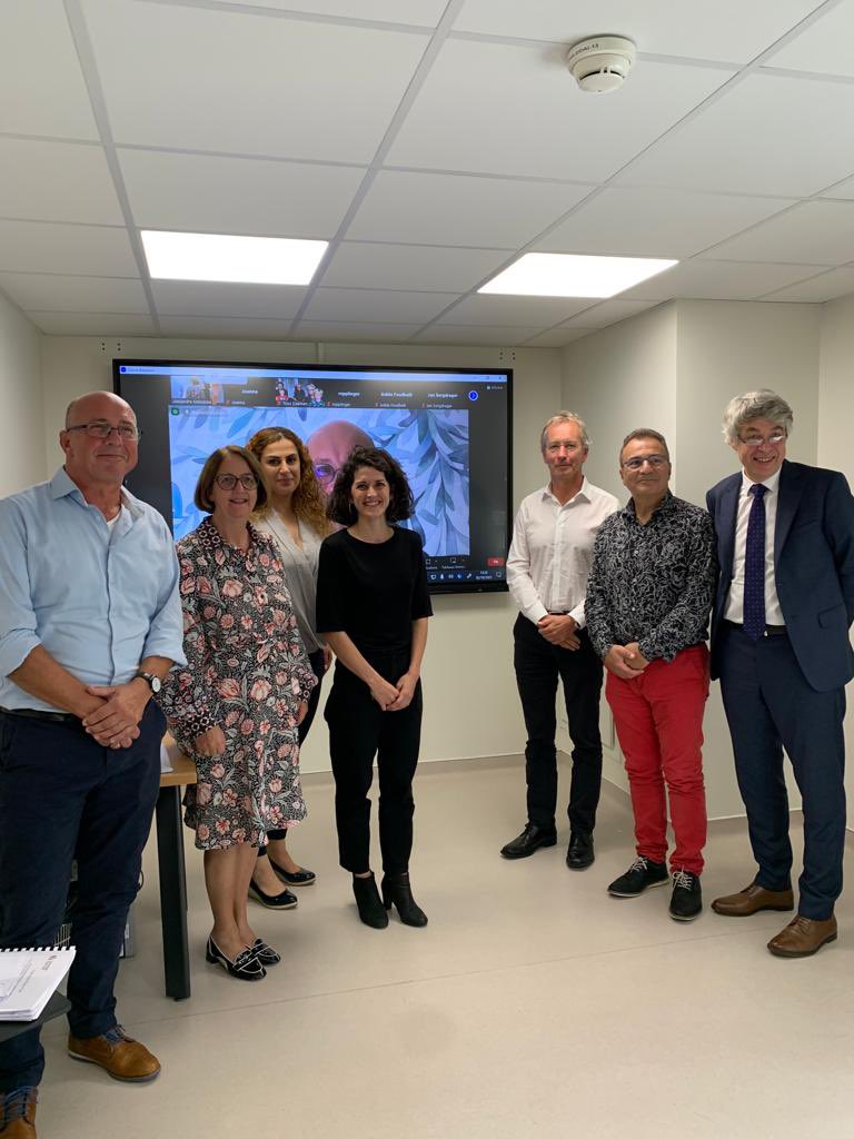 AlexMebazaa's tweet photo. A ⭐️ is born! Valentine Léopold defended her Thesis on « platelet function and metabolism in COVID », thanks to Kees Van t Veer and Tom Van Der Poll. Jury chaired by V Seguret #mslama, @JulieRayes #akimmoun MASCOT included Valentine as senior researcher. @Inserm @univ_paris_cite https://t.co/id9CSrHryh