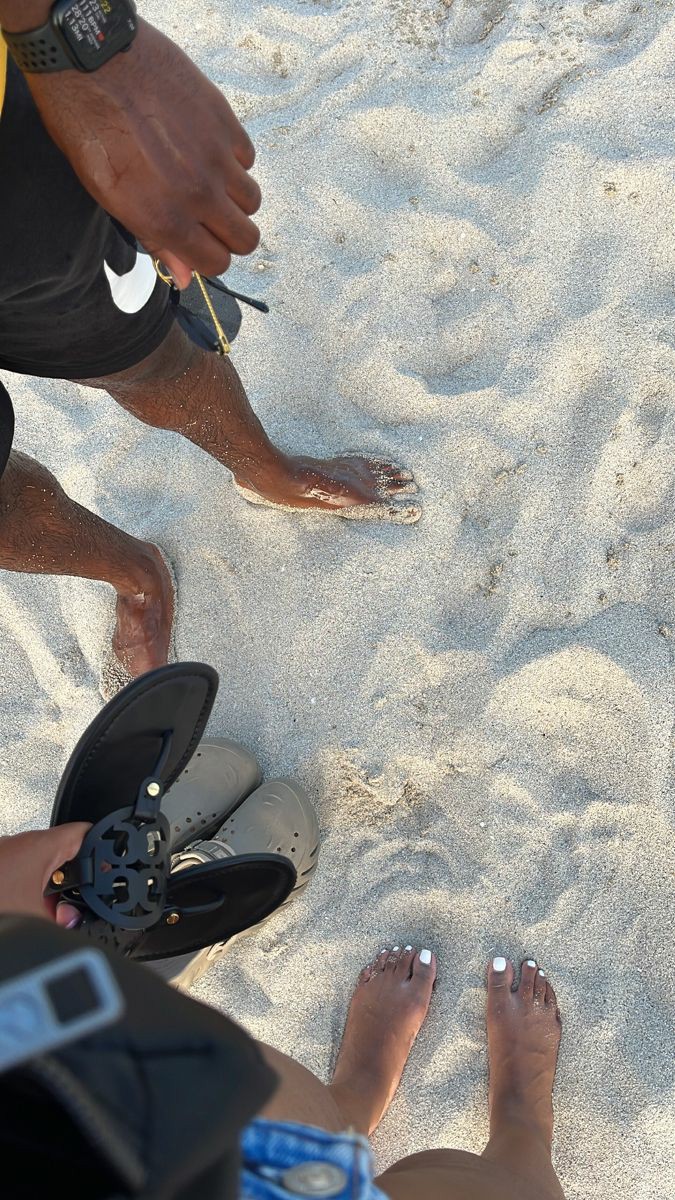 Sugar_gvrl's tweet photo. Reply or Quote with any picture you took at the beach. https://t.co/kZftDLYXp7