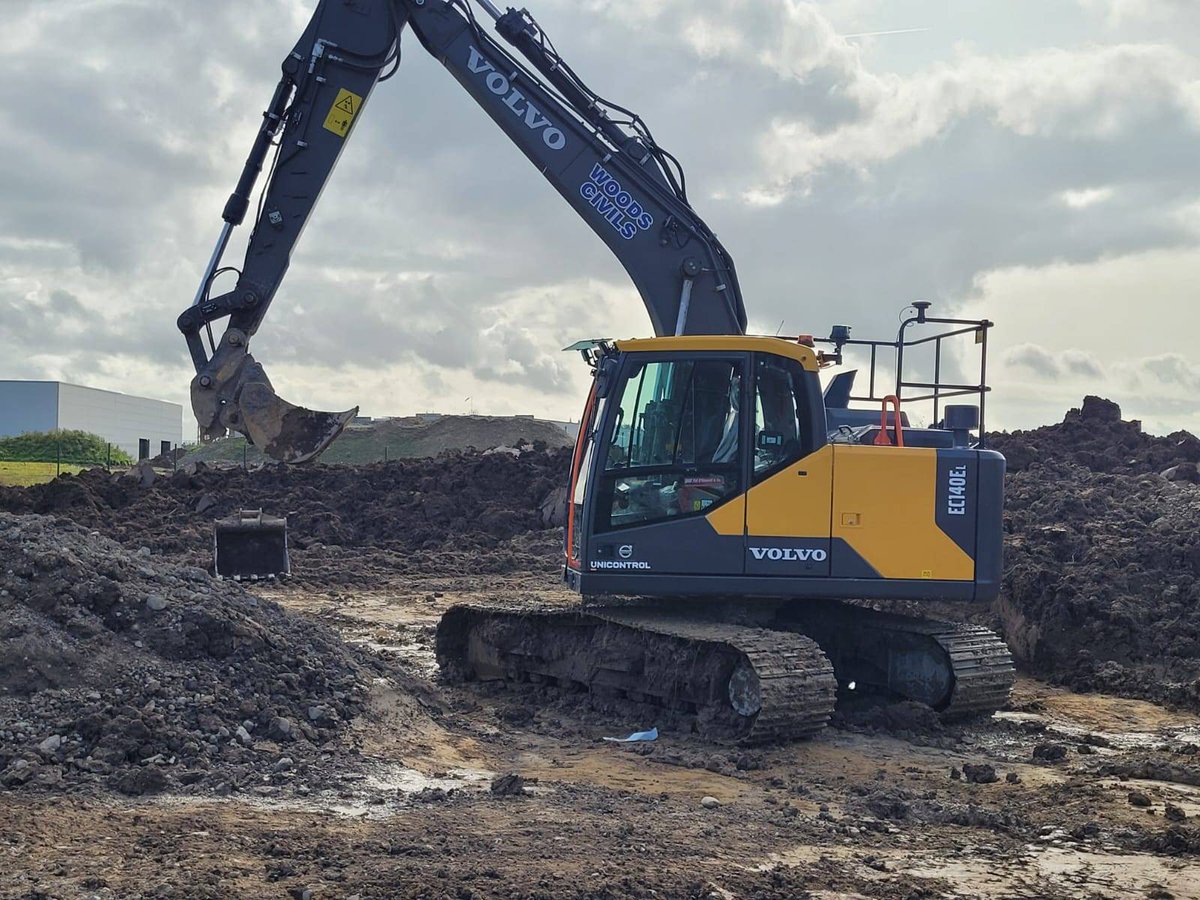 hitechniques's tweet image. Darragh Woods of Woods Civils availing of the #freetrial of Ireland's newest and #simplest machine control system Unicontrol3D

#machinecontrol #earthworks #productivity