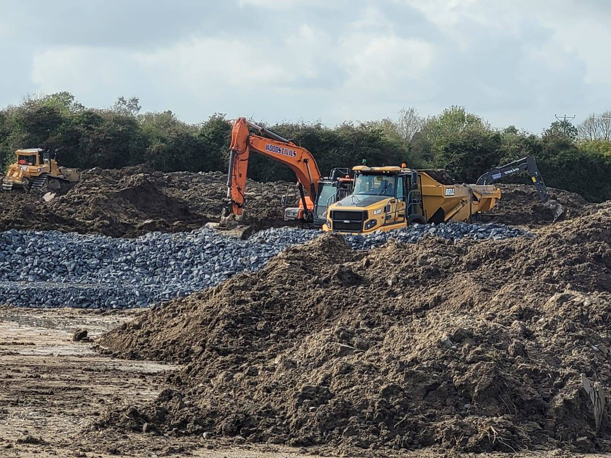 hitechniques's tweet image. Darragh Woods of Woods Civils availing of the #freetrial of Ireland's newest and #simplest machine control system Unicontrol3D

#machinecontrol #earthworks #productivity