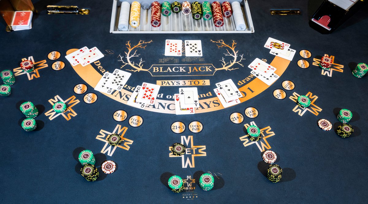 MeritLefkosa_'s tweet photo. The table is running hot tonight! 🔥🔥🔥

#meritinternational #merithotels #meritcasinos #meritlefkosacasino #gamenight #lucky #nicosia #cyprus #KKTC https://t.co/k5oFzNjzMh