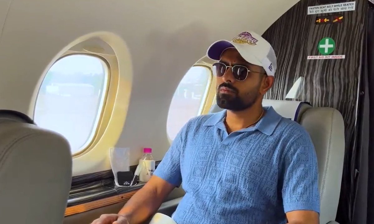 _FaridKhan's tweet photo. A special plane came to take Babar Azam from Hyderabad to Ahmedabad 🔥🔥 #CWC23 #WorldCup2023 https://t.co/FQaWwRmeyF
