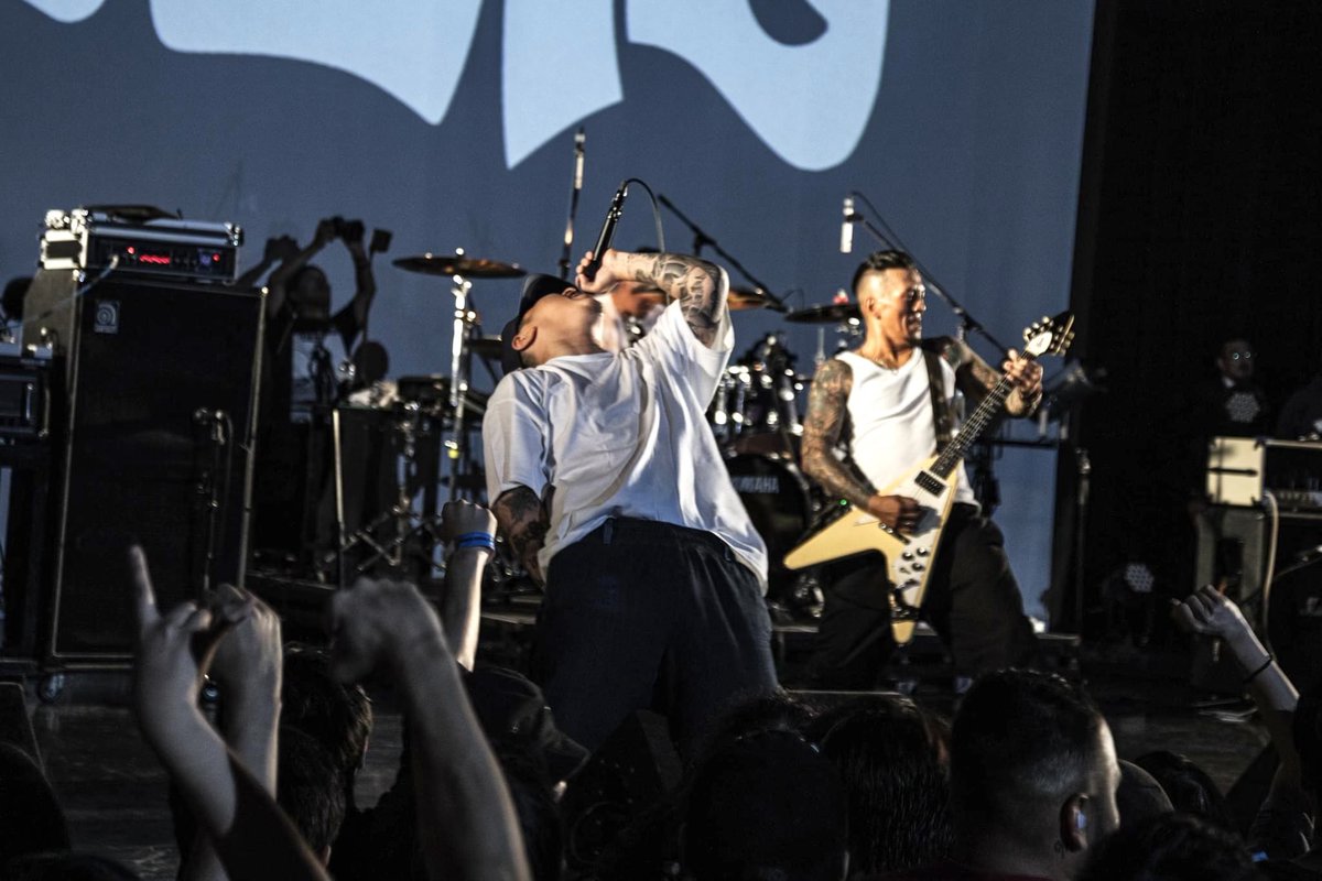 SANDMAKOTO's tweet photo. 先日はbloodaxe festにて。
https://t.co/xaPeRrgAcW
Photo by @tmagg_
SAND at
#bloodaxefest #bloodaxe
2023
@koba168 お疲れさまでした
#SANDHC #pizzaofdeath #fastbreakrecords #BDHW #furiousrecords https://t.co/bEThjk9MGd