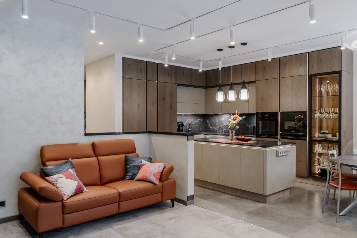 Стильная кухня-гостиная из реализованного проекта квартиры в темных тонах с яркими акцентами. 

Фото и видео этого ремонта можно посмотреть на нашем сайте remont-f.ru/portfolio/repa…

#ремонтквартир #дизайнинтерьера #ремонтквартиры #ремонтподключ #дизайнквартиры