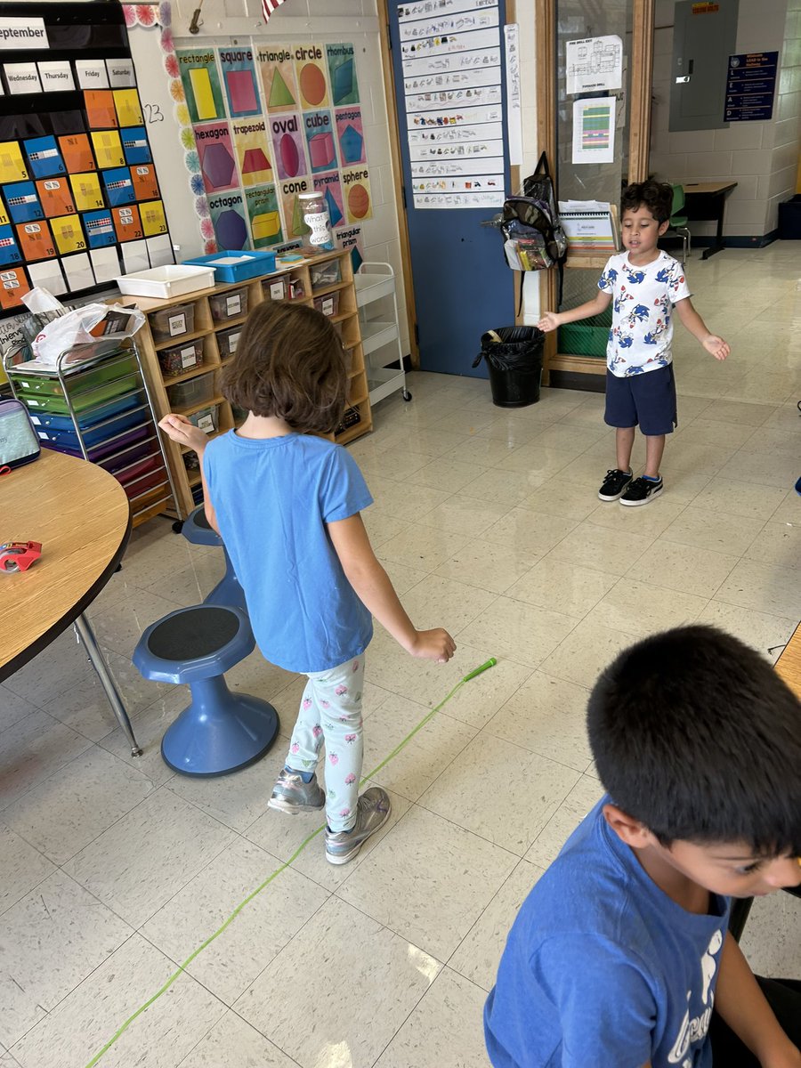 MissSprowls2022's tweet photo. Students estimated how many of their own steps it would take to get from one end of the jump rope to the other! The best part was getting to see how close our estimates were! #112Leads #wt112 https://t.co/fpmweuM4tB