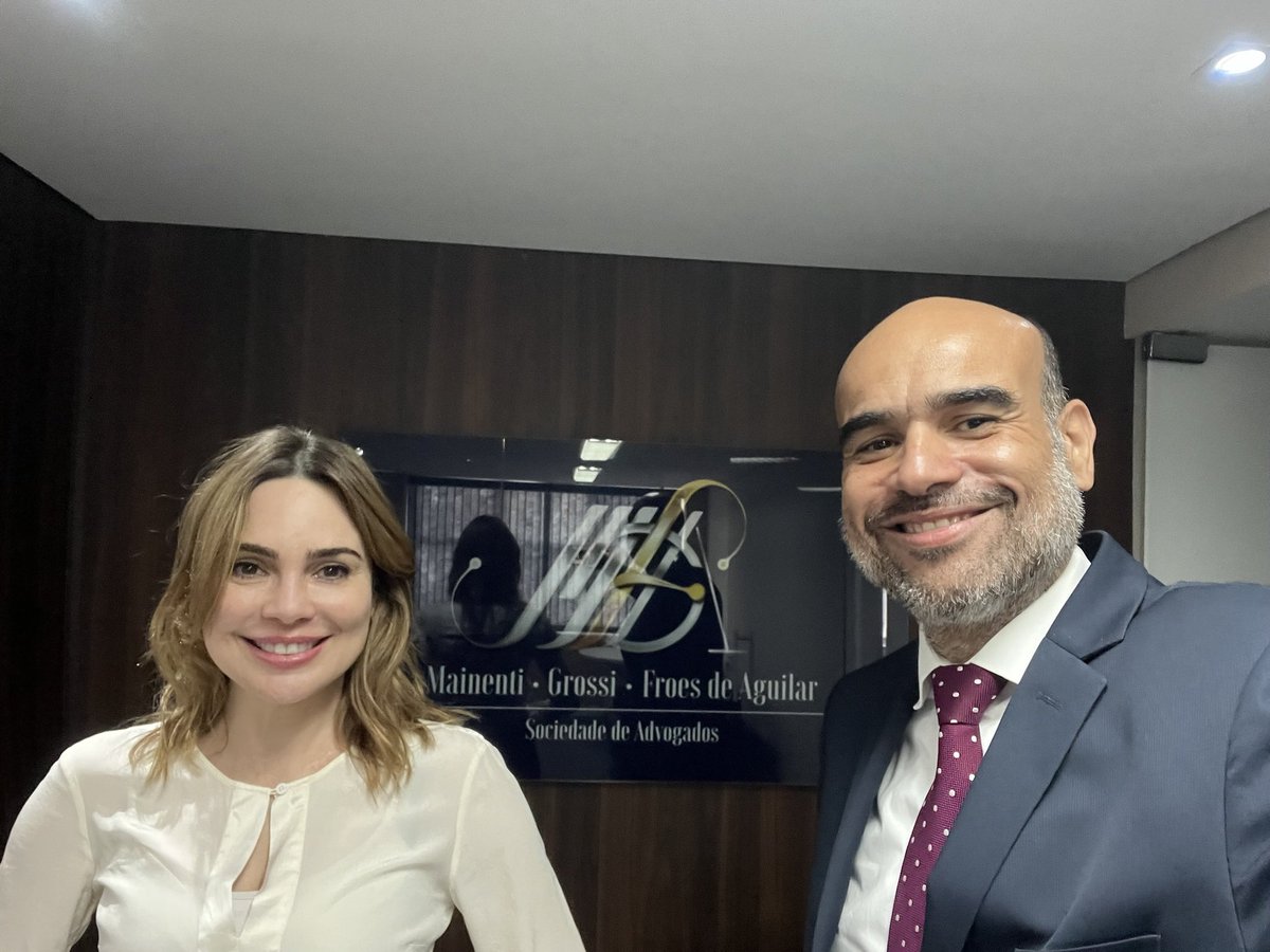 andrefroes's tweet photo. Vou ter q enfrentar dois advogados dos bons segundo a participante! Afff! Tadinha vai morrer numa grana! @RachelSherazade já está tudo pronto! https://t.co/w9z0lxK6yo