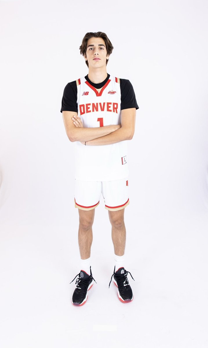 jon_mani6's tweet photo. DU how we feeling !? #officialvisit https://t.co/mn5U3wXXBV