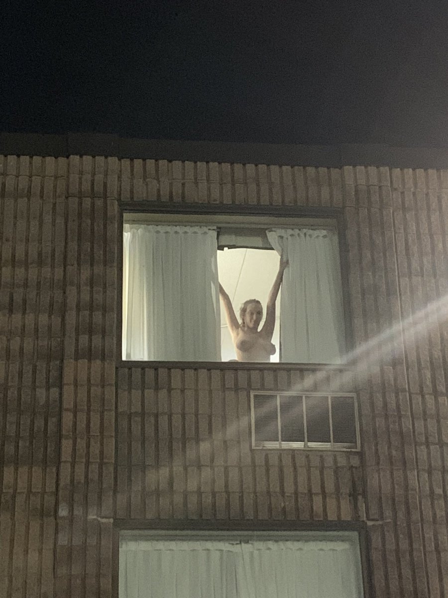 Ugh the paparazzi won’t leave me alone 😜