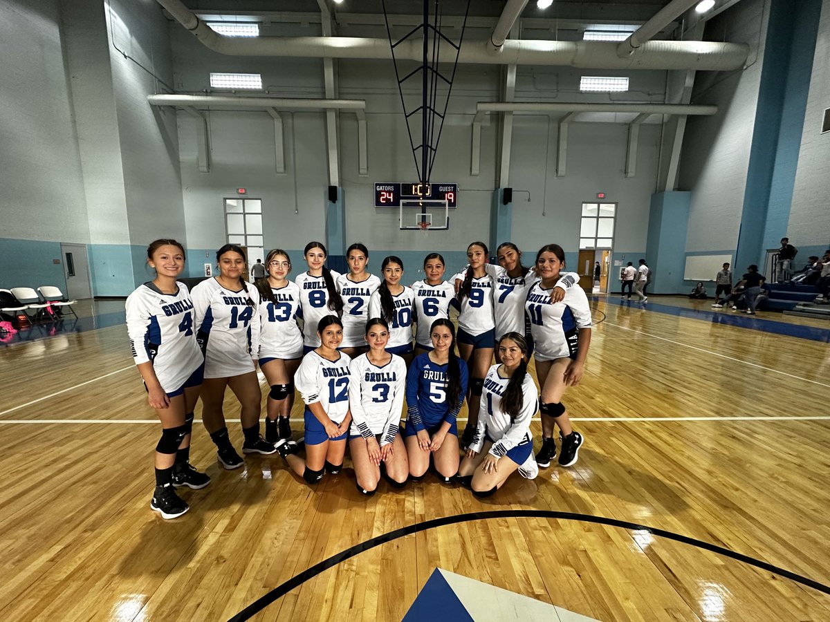GrullaV's tweet photo. Special thanks to our Future Lady Gators 🐊 from Grulla Middle School for attending our game against Hidalgo.
Excited and proud of our Varsity players for an incredible victory. They were 5 intense sets.
Gator 🐊 Freshman also got a victory in 2 sets.
#keepFighting
#keepBelieve https://t.co/X3CSUVp14F