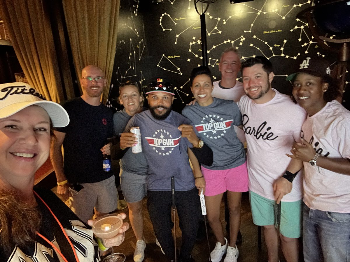 ANNCAIN_'s tweet image. We hit #Puttery, inside n upscale putt putt, team top gun won but fun by all, Mon Q @SadenaParks killed it