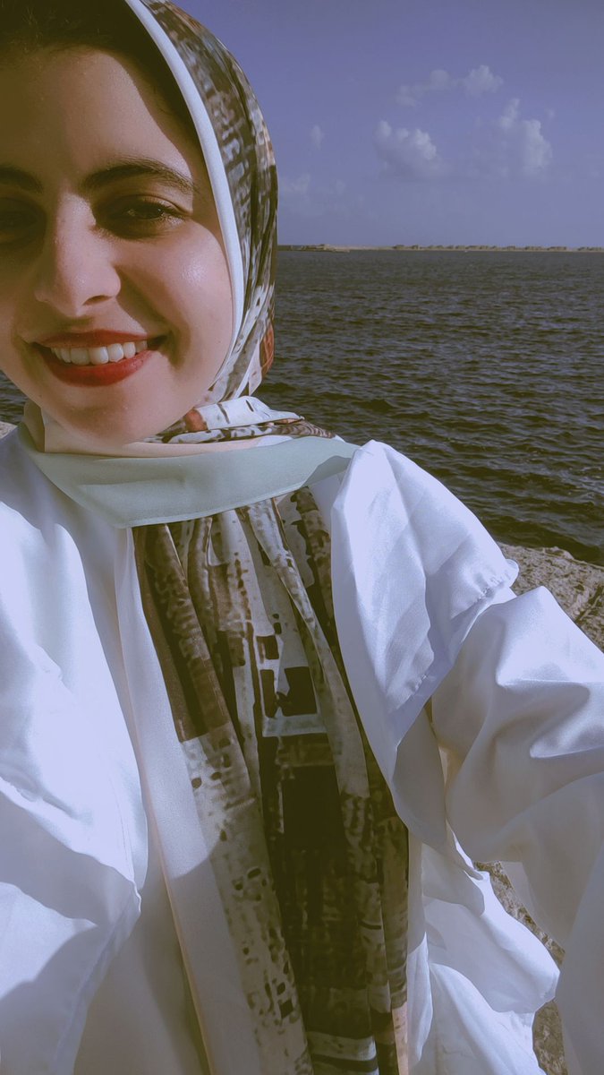 النهارده كنت ف أقرب مكان لقلبي بس حقيقي أنا ماشيه ف كل مكان فيه ومش حاسه اني مبسوطه او شغوفه ابقي فيه زي كل ممره كان نفسي اروحه ودي أسوأ حاجه ممكن أحس بيها لأن أصبحت كل الاماكن لا تسعك حتي وان كانت الأقرب😔🥲💔🤎