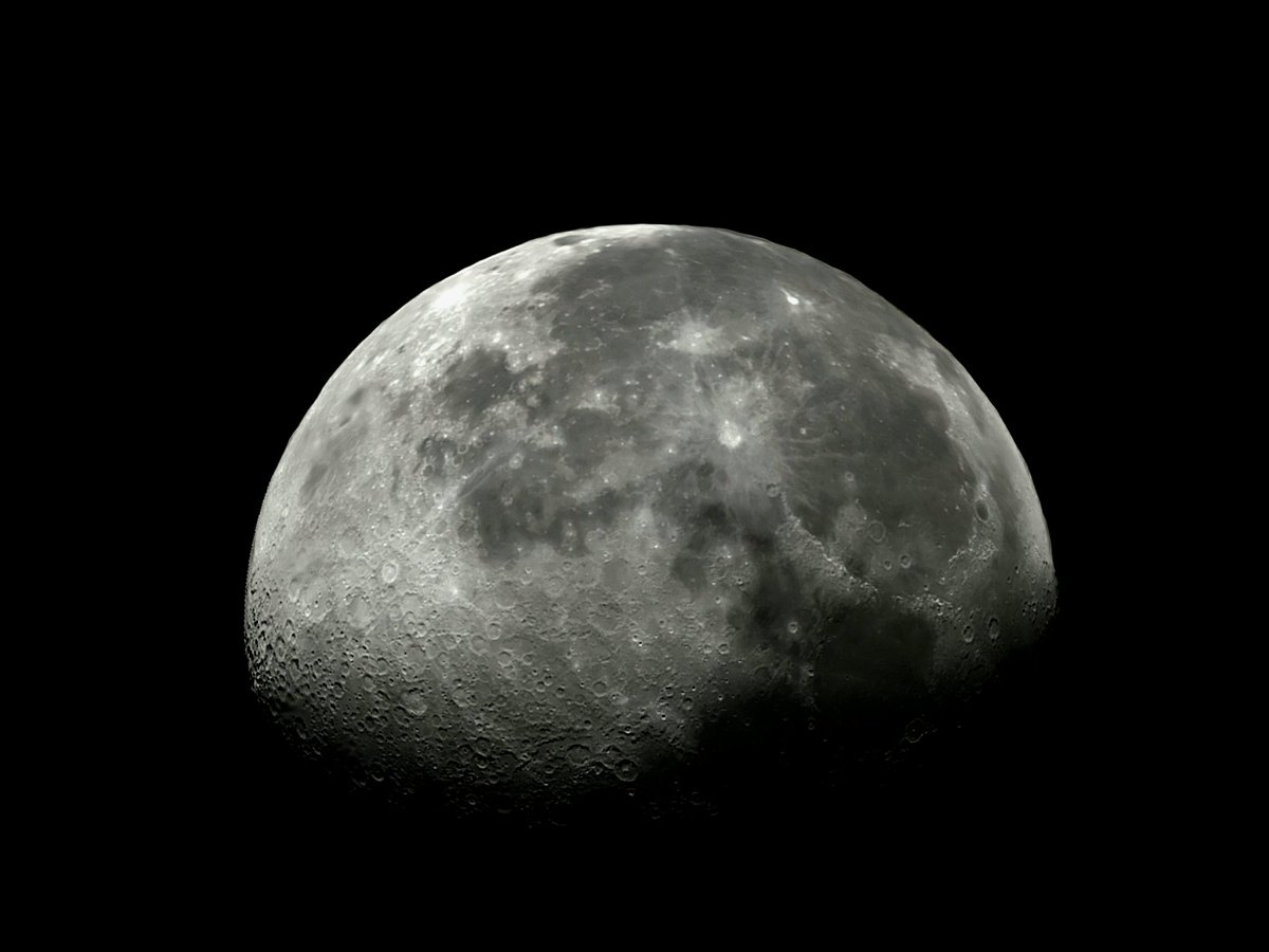 hrefaaz2's tweet photo. The moon is amazing....

#SamsungGalaxyS23 #photography #moon

STACKED AND PROCESSED
Not raw image https://t.co/zOMg9zlMLm