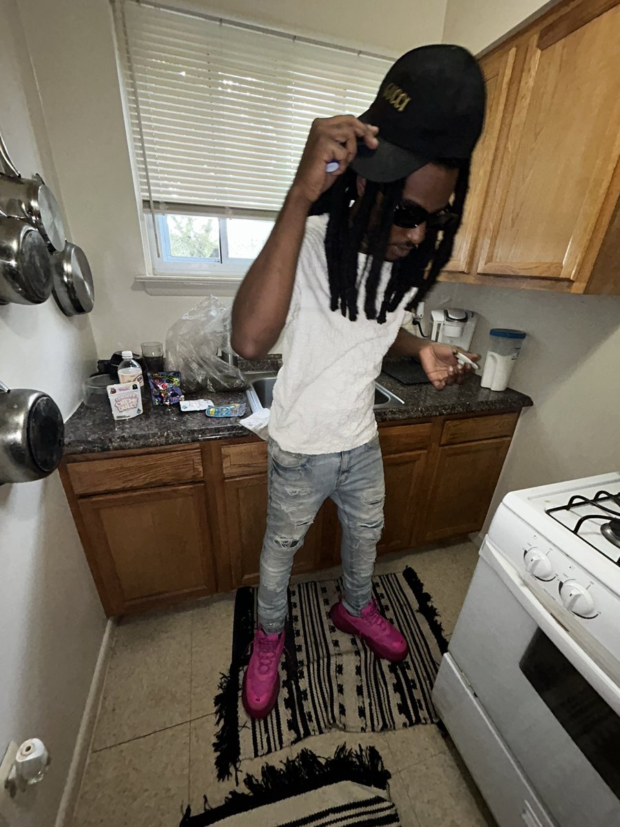 younggzo202's tweet photo. Baccarat Smell On My Clothes &amp; My Paper RIP Dolph Cause I’m Smokin On Flavors 😮‍💨💜 https://t.co/okaHtULQ5g