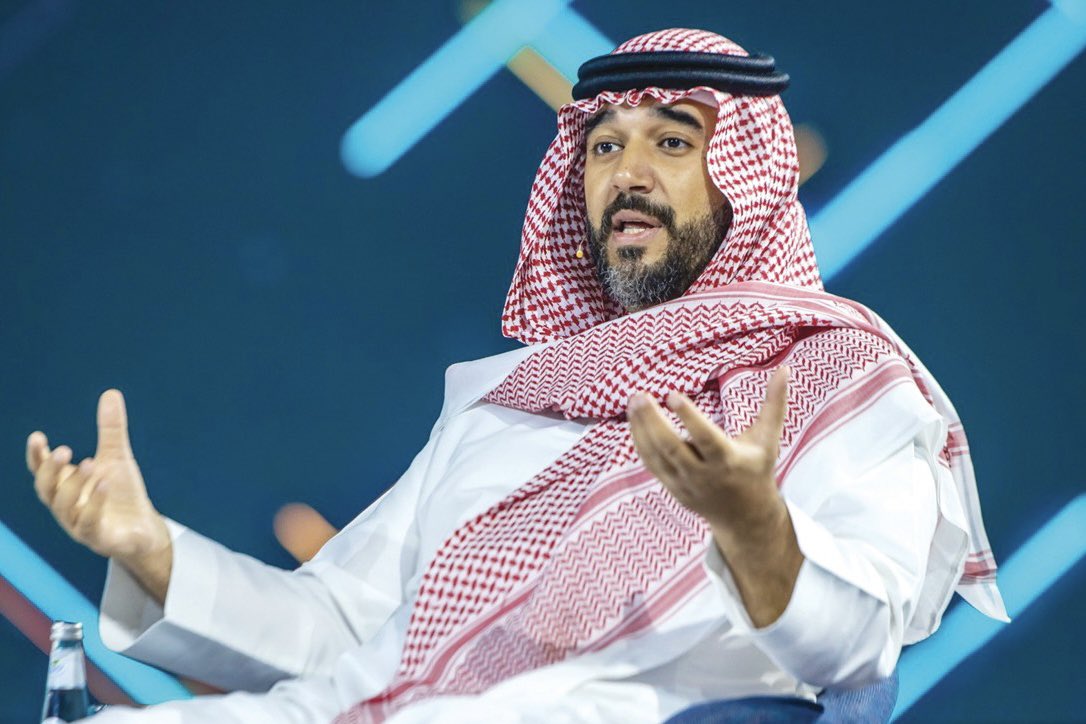بفخر واعتزاز، نبارك لصاحب السمو الملكي الأمير فيصل بن بندر على تكليفه بمنصب رئيس الاتحاد الدولي للرياضات الإلكترونية. 

هذا التعيين يمثل خطوة تاريخية وشهادة على تفوقه وقيادته المميزة. نتمنى لسموه مستقبلًا مشرقًا ونجاحات لامحدودة في مهمته الجديدة.