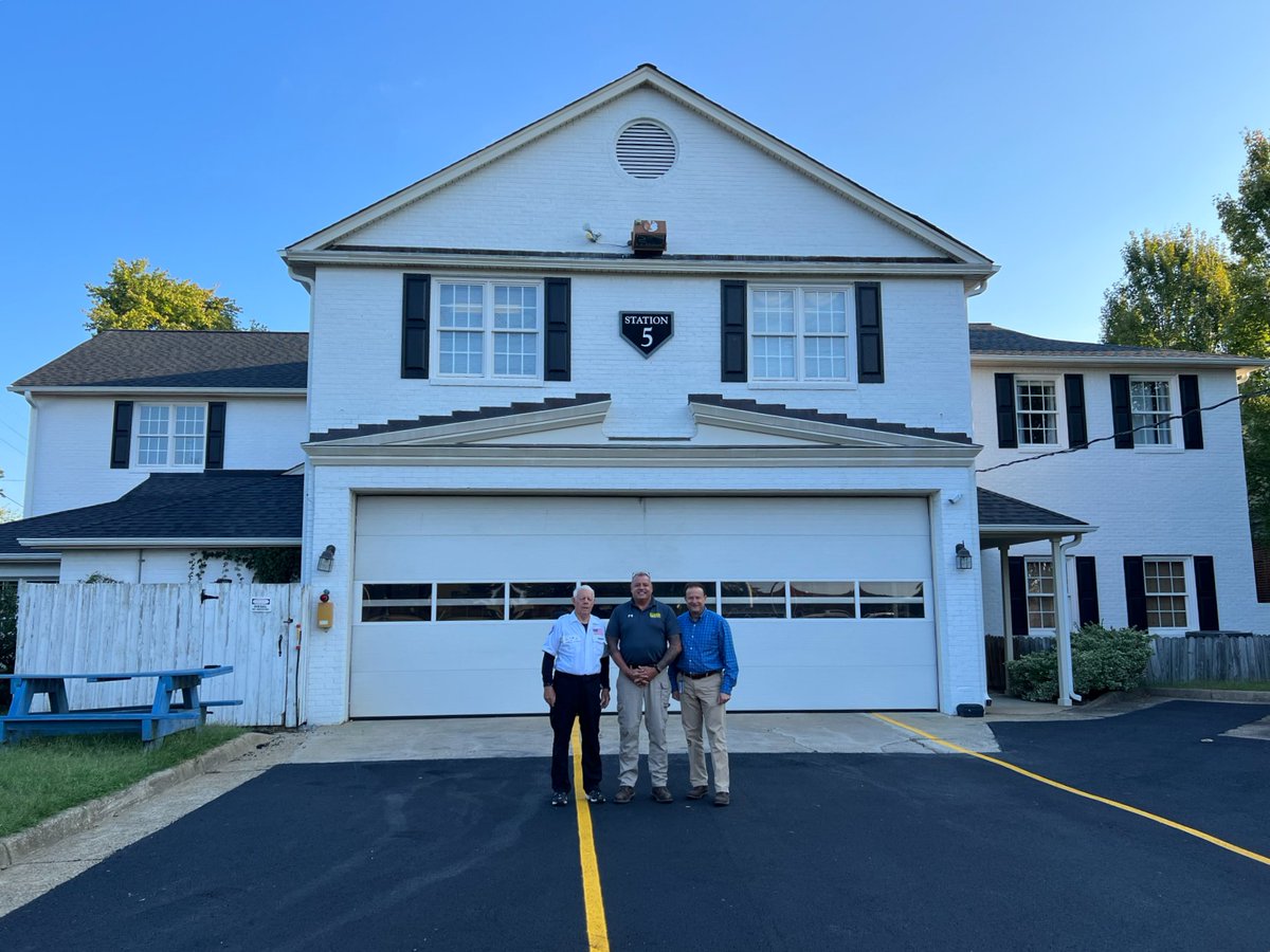 mark4midlo's tweet photo. Absolutely thrilled to help Forest View Rescue Squad Station 5 get their parking lot repaved after years of trying!

Thank you Kevin Stroud (https://t.co/965wS8bxHE) for doing such an amazing job. https://t.co/JCQRg6216c