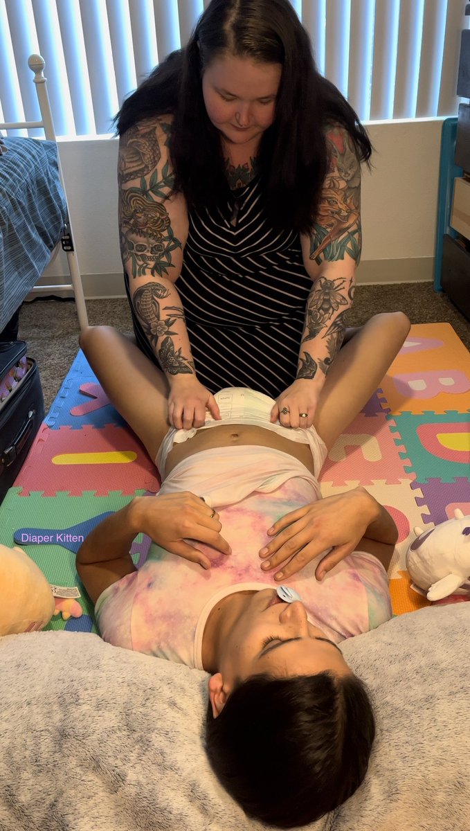 Ok baby let’s get you changed out of that smelly wet diaper 
#diaperchange #abdl #mdlg #littlespace #mommydom #diapergirl