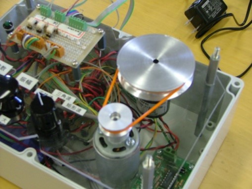 control_eng_ch's tweet image. 情報電気工学科の創造実験(電気工学教育プログラム・電子工学教育プログラム)の第1回は本日3限です。
制御の実験は第2回目以降で、本日は、Arduinoとモータ(アクチュエータ)、エンコーダ(センサ)についての実験を進めます。