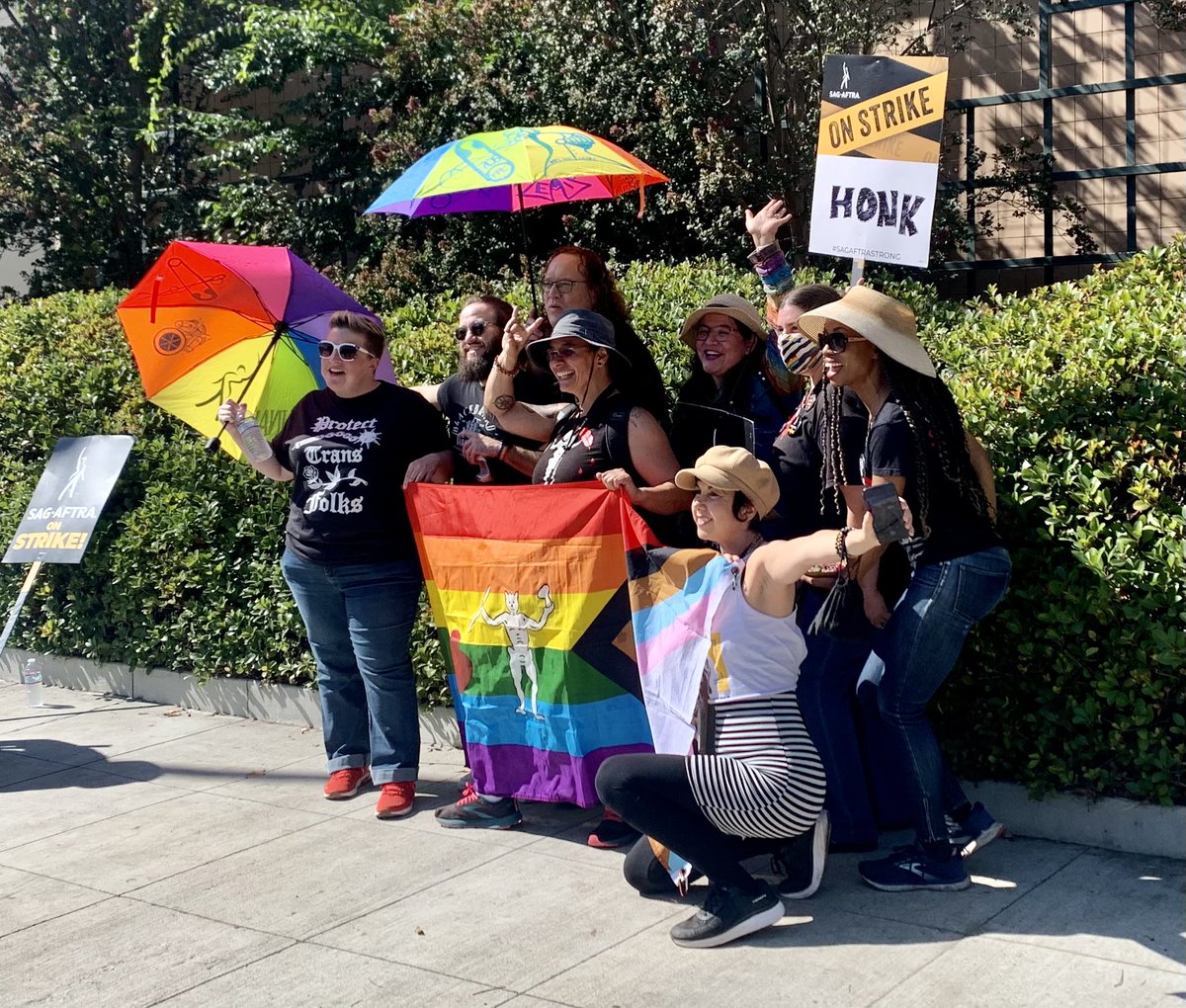 JBZwrites's tweet photo. Like most of us, I’m just a TV fan (&amp; part of many fandoms in my day) who worked my way into this industry, so it’s extra special to see fan support online &amp; the picket lines.

Thank you for the (vegan) ice cream &amp; treats along the way this summer! @WGA_fandomLove @OFMStrike 🏴‍☠️🏳️‍🌈 https://t.co/nUUrPc39t3