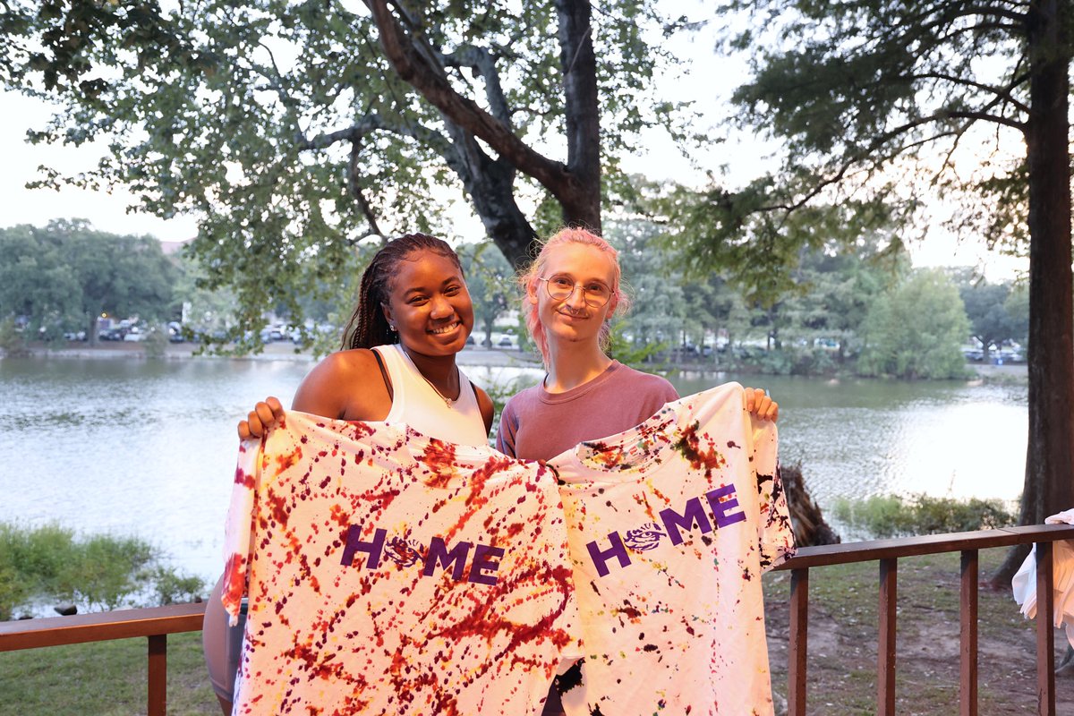 LSUResLife's tweet photo. Enjoying the evening at Hergfest in @hergetlsu ! 🎡Residents racing in all the carnival festivities including sack races and pie eating contests! 🎡🎠🎢🎟️

#myLSUhome #LSU #LSUreslife https://t.co/hSCaKctND0