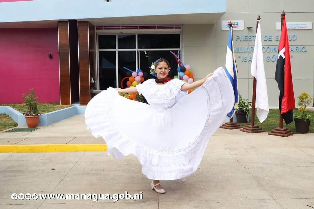 Siemprealfrent3's tweet photo. #Nicaragua 
Nuestro Gobierno, a través del MINSA, con la participación de las familias del
 👉🏼 Barrio "José Isaías Gómez" Distrito-1, Managua.

🥳Inauguraron el nuevo 🏥 Puesto de Salud.
Que atenderá, a 10 mil 274 protagonistas, con mayor calidad y calidez.
#FSLNOctubreVictorioso https://t.co/jkSWg29vco