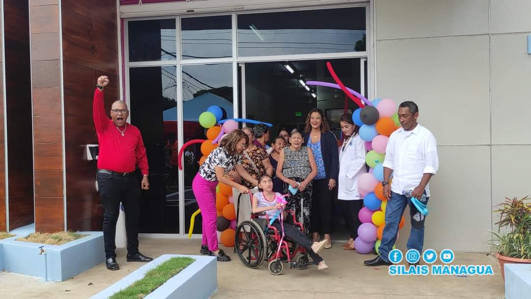 Siemprealfrent3's tweet photo. #Nicaragua 
Nuestro Gobierno, a través del MINSA, con la participación de las familias del
 👉🏼 Barrio "José Isaías Gómez" Distrito-1, Managua.

🥳Inauguraron el nuevo 🏥 Puesto de Salud.
Que atenderá, a 10 mil 274 protagonistas, con mayor calidad y calidez.
#FSLNOctubreVictorioso https://t.co/jkSWg29vco