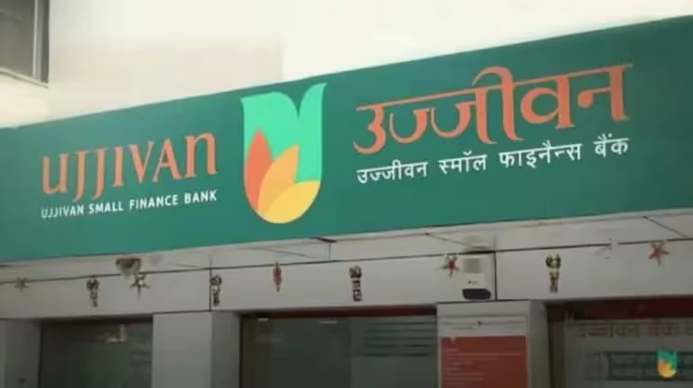 moneycontrolcom's tweet photo. Why aren't investors jumping at the chance for an 18% guaranteed return with #UjjivanSmallFinanceBank's merger? Initially, #UFS & #USFB stock prices moved together, but recently, an 18% gap emerged.
Potential reasons? Merger timeline & post-merger valuation. Read more ⬇️
https://t.co/EzvdZSWxY8
@sant0nair ✍️ #Markets #Stocks