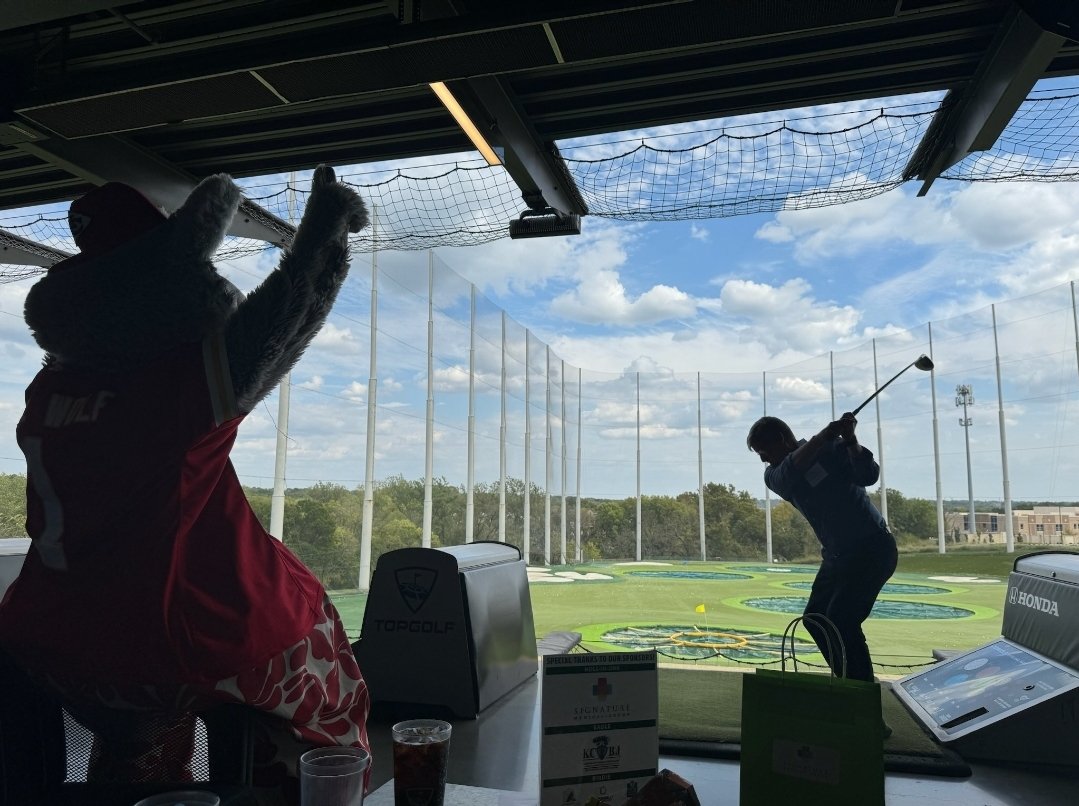 TheRobleeReport's tweet photo. Had a fun time at the Signature HealthCare Foundation Top Golf Classic! Congratulations to @tulsalaw97 for winning the Green Jacket! https://t.co/pMR4baALpE