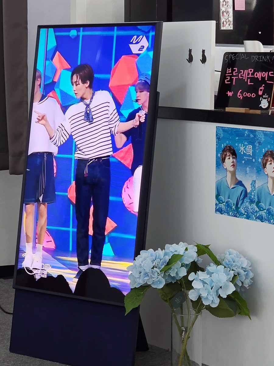 jhisblue's tweet photo. 오늘 하니직캠은 3~4시쯤 퇴근할 예정입니다🤭
방문 시 참고 부탁드립니다!💙 https://t.co/z9c78Upzw3