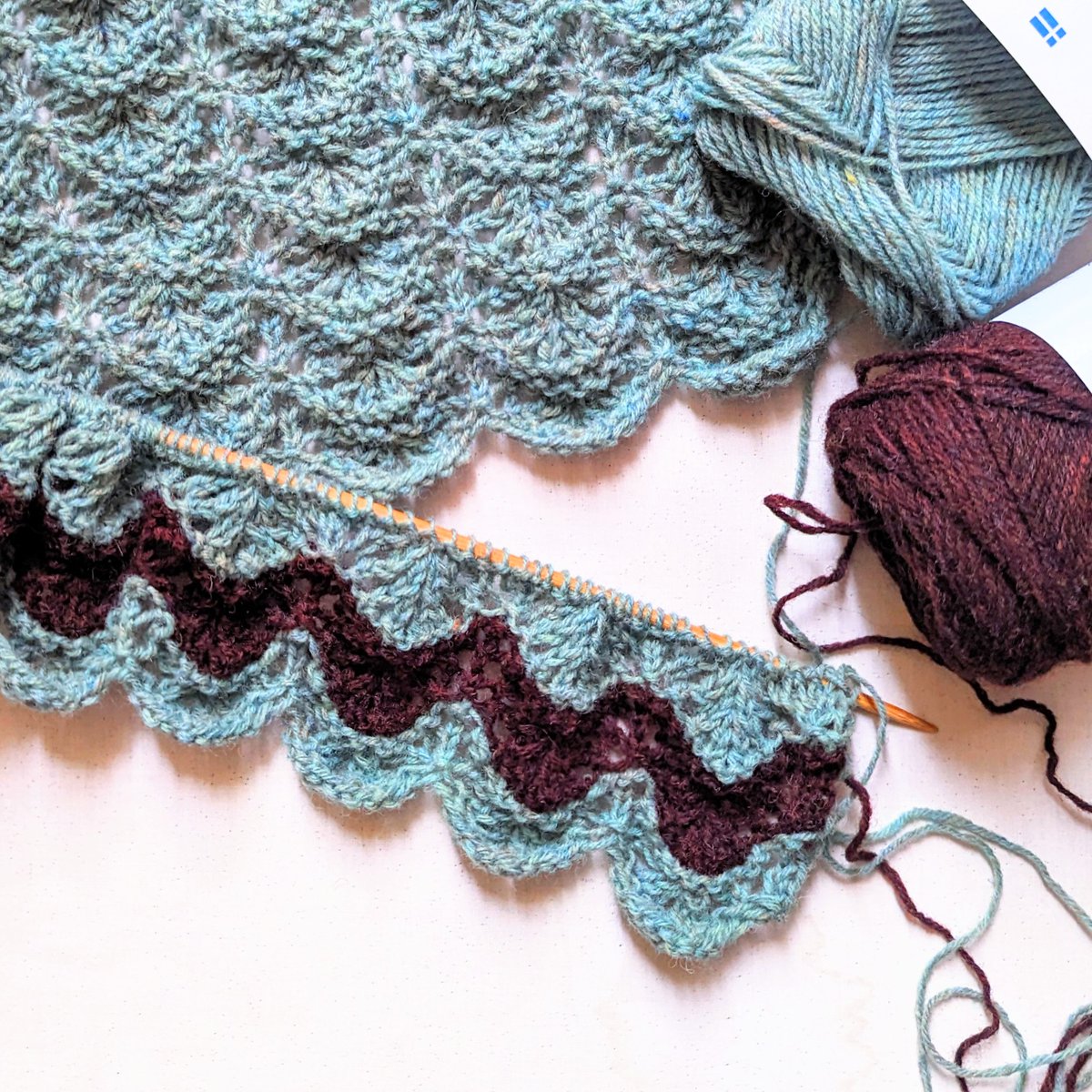 aochan335's tweet image. mint chocolate chip

夏のプルオーバーを冬糸で編んでみてます。

🍫🌿🍫🌿🍫

Summer Pullover from SLEEVELESS KNITS

#shetlandwool 
#DARUMA
#tetteknits 
#編み物