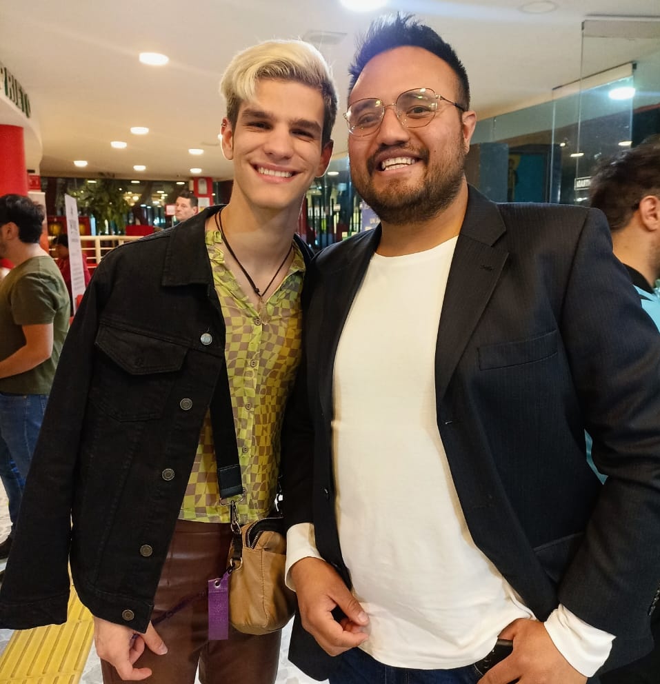 YoSoyXaviOfi's tweet photo. 🍾 Muchas felicidades a todo el equipo de @JamieElMusical por arrasar en los premios @ACPT_Mex, un musical el cual le tengo un cariño increíble, por su director Alex un amigo y @SoyNelsonC una gran persona 🎭 https://t.co/R0zzhGU6n3