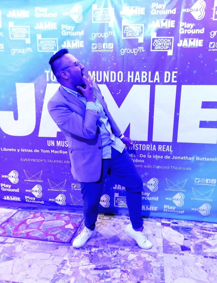 YoSoyXaviOfi's tweet photo. 🍾 Muchas felicidades a todo el equipo de @JamieElMusical por arrasar en los premios @ACPT_Mex, un musical el cual le tengo un cariño increíble, por su director Alex un amigo y @SoyNelsonC una gran persona 🎭 https://t.co/R0zzhGU6n3