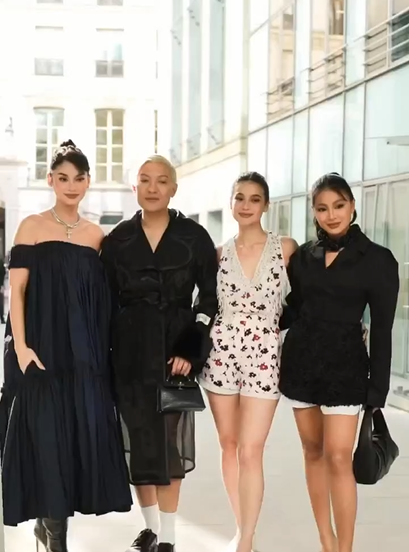 ABSCBNNews's tweet photo. The queen, the dyosa, and the president ✨

Miss Universe 2015 Pia Wurtzbach, Anne Curtis, and Nadine Lustre pose for photos in Paris, France. 

The three are currently in France to attend various events during Paris Fashion Week.

READ: https://t.co/wuYWa9EC9e https://t.co/NkeK5IVs4F