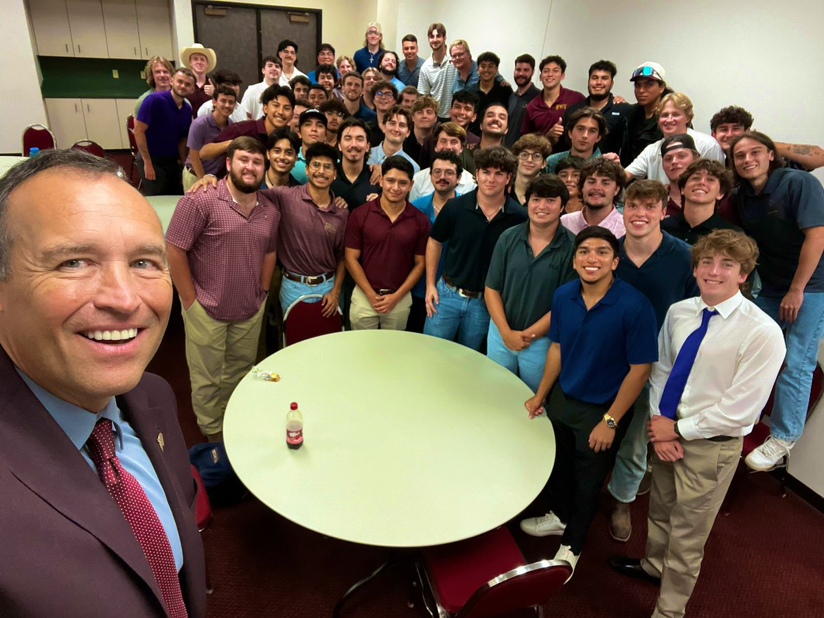 𝙺𝚎𝚕𝚕𝚢 𝙳𝚊𝚖𝚙𝚑𝚘𝚞𝚜𝚜𝚎 tweet media