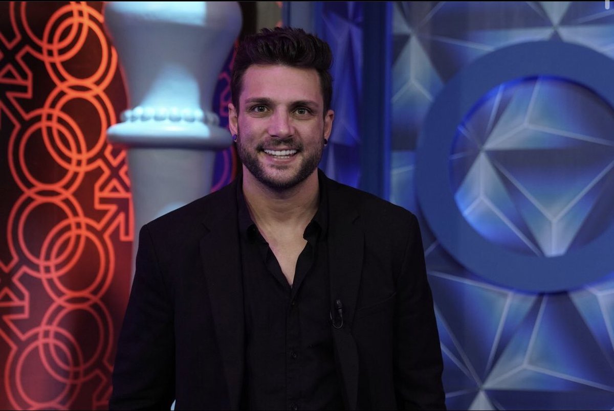 Distrito Comedia (@distritocomedia) on Twitter photo RepΓ³rtense las que estΓ‘n viendo a <a href="/NicolaPorcella/">Nicola Porcella</a> en el estreno de #HumorSinBarreras βοΈ RepΓ³rtense las que estΓ‘n viendo a <a href="/NicolaPorcella/">Nicola Porcella</a> en el estreno de #HumorSinBarreras βοΈ
