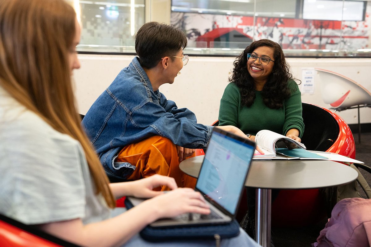 ECU_Library's tweet photo. @EdithCowanUni students - develop your study and research skills by watching Library workshops online, recorded for your convenience. 📹 https://t.co/XCqjYV21HT https://t.co/FHMQ700iJs