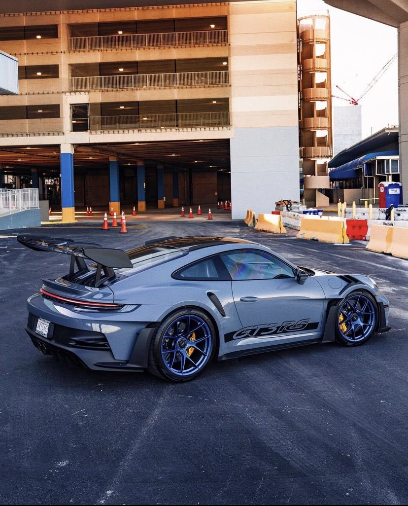 Jordan92338366's tweet photo. 992 Weissach Package GT3RS 💎 https://t.co/257beosmxg
