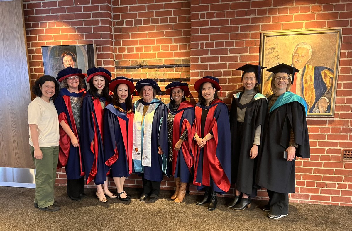 PhuongPam's tweet photo. So happy seeing my supervisors, and colleagues at my graduation ceremony today @DHE_Deakin https://t.co/Eag9AHk4Au