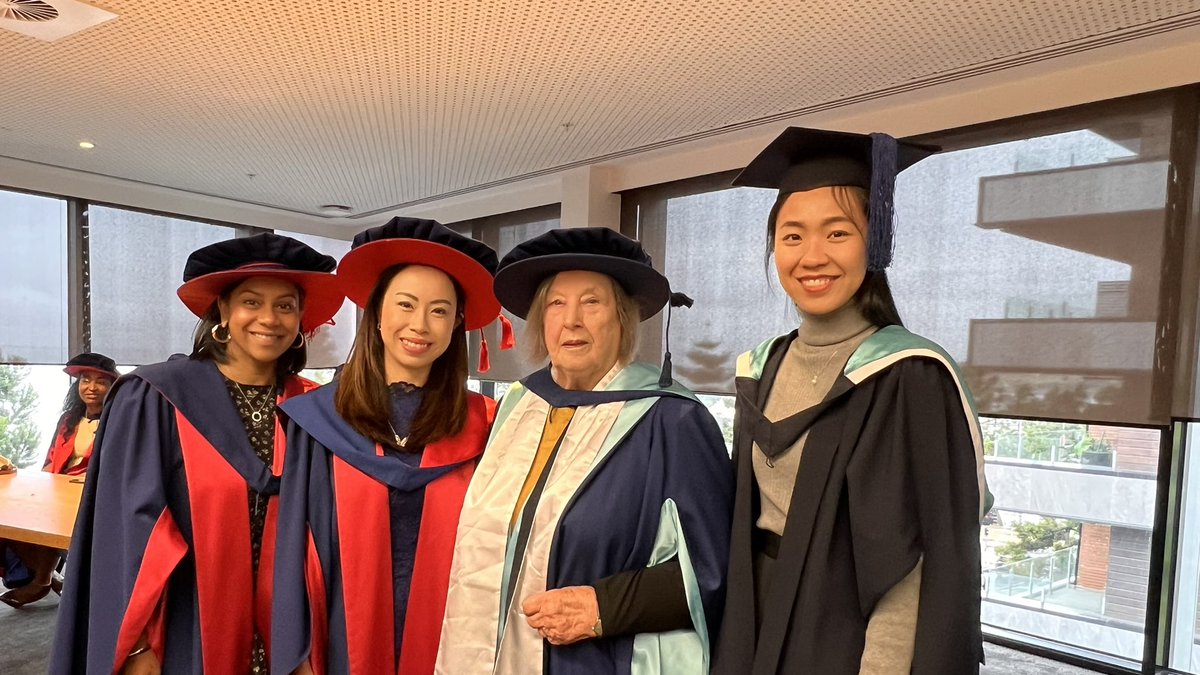 PhuongPam's tweet photo. So happy seeing my supervisors, and colleagues at my graduation ceremony today @DHE_Deakin https://t.co/Eag9AHk4Au