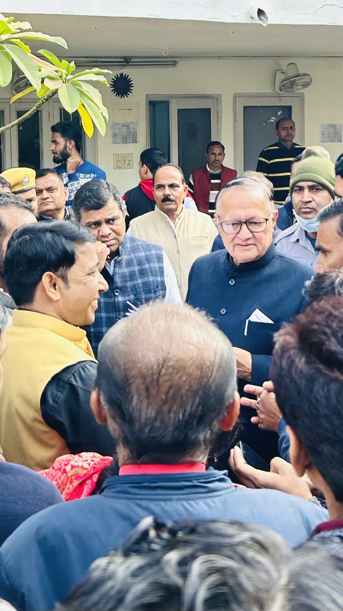 Mukeshmahar_'s tweet photo. राजस्थान के शिक्षा (प्राथमिक एवं माध्यमिक), कला, साहित्य, संस्कृति एवं पुरातत्व मंत्री आदरणीय सम्माननीय डॉ. बी. डी. कल्ला जी को जन्मदिन की हार्दिक बधाई एवं शुभकामनाएँ।
ईश्वर आपको उत्तम स्वास्थ्य एवं दीर्घायु जीवन प्रदान करें।@DrBDKallaINC @rsssiyaram @padonnati @rishi_paakad https://t.co/ZltQPtEMlv