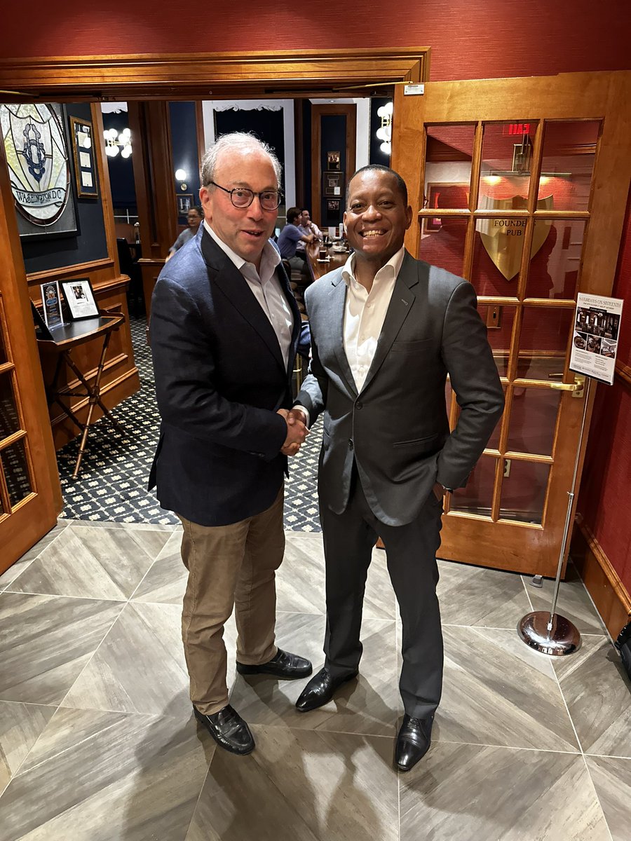 ChrisMaroleng's tweet photo. Chilling and Hanging out with my Pro-Africa &amp; Pro-USA friend and mentor @WitneySchneid what a privilege and pleasure to meet him in his favourite hangout! #USARocks #RSAAfricaPulse https://t.co/Tz8rOuZark
