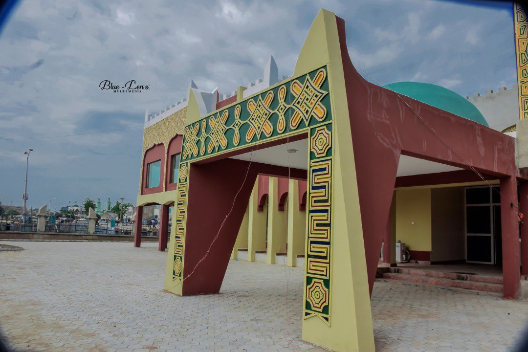 KanoChronicle's tweet photo. Gidan Shettima; the office of the Kano Council of Emirs has undergone an extensive renovation in a Hausa-styled Architectural setup. 

Hausa architecture is perhaps one of the most beautiful aspects of Hausa culture and civilization. https://t.co/OniHIbq935